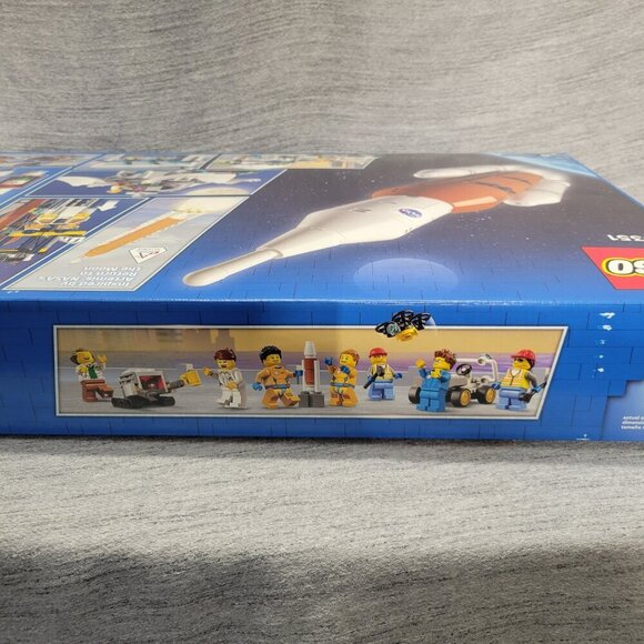 LEGO City Rocket Launch Center Building Toy Set 60351 - Picture 11 of 11